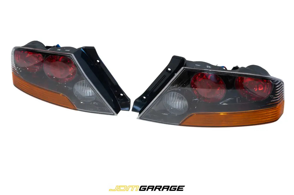 Mitsubishi Lancer EVO 9 LH Rear Tail light ( 868101037 )